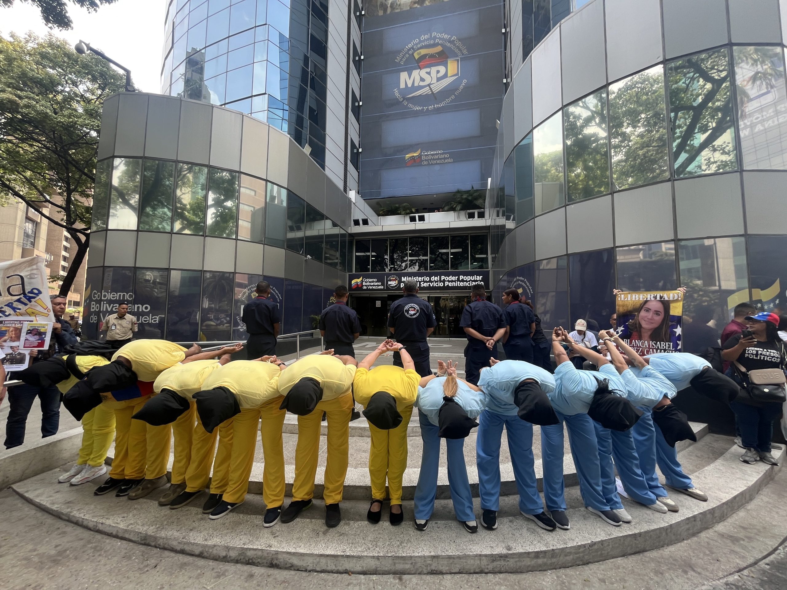 Familiares de presos políticos denuncian torturas y condiciones inhumanas en cárceles